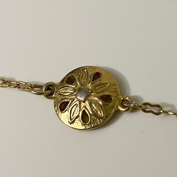 Vintage Gold Tone Chain Bracelet with Floral Medallion - Picture 9 of 12